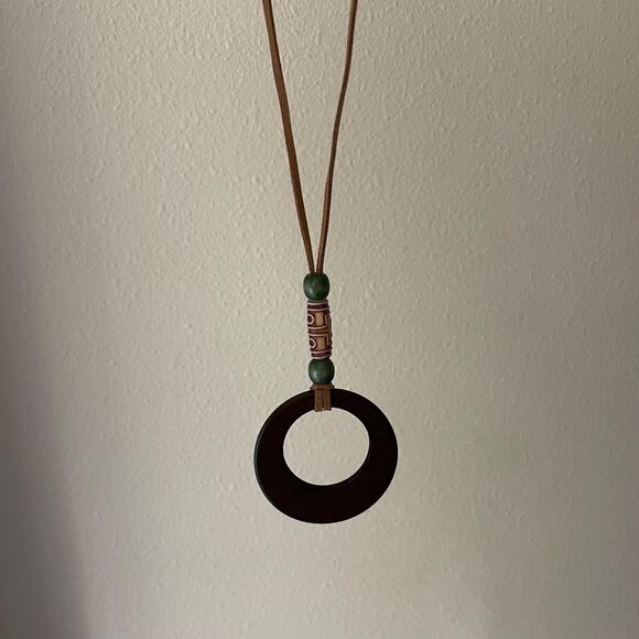 Y2K vintage 2000s statement pendant necklace wood disc boho - Picture 3 of 5